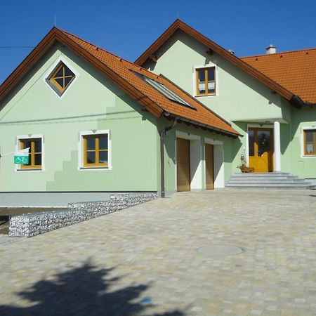 Gaestezimmer Rieder Staatz Eksteriør bilde