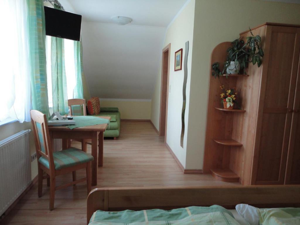 Gaestezimmer Rieder Staatz Rom bilde